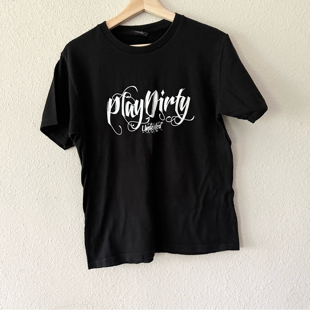 Undefeated Play Dirty Tee Size Small